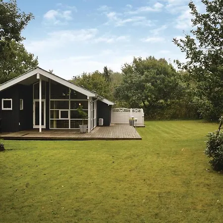 Two-bedroom Holiday In *